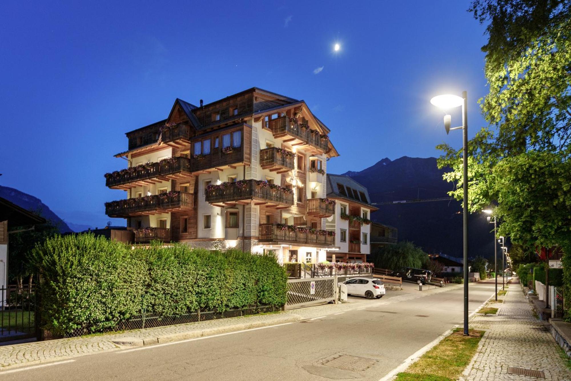 Hotel Sottovento Luxury Hospitality à Bormio Extérieur photo